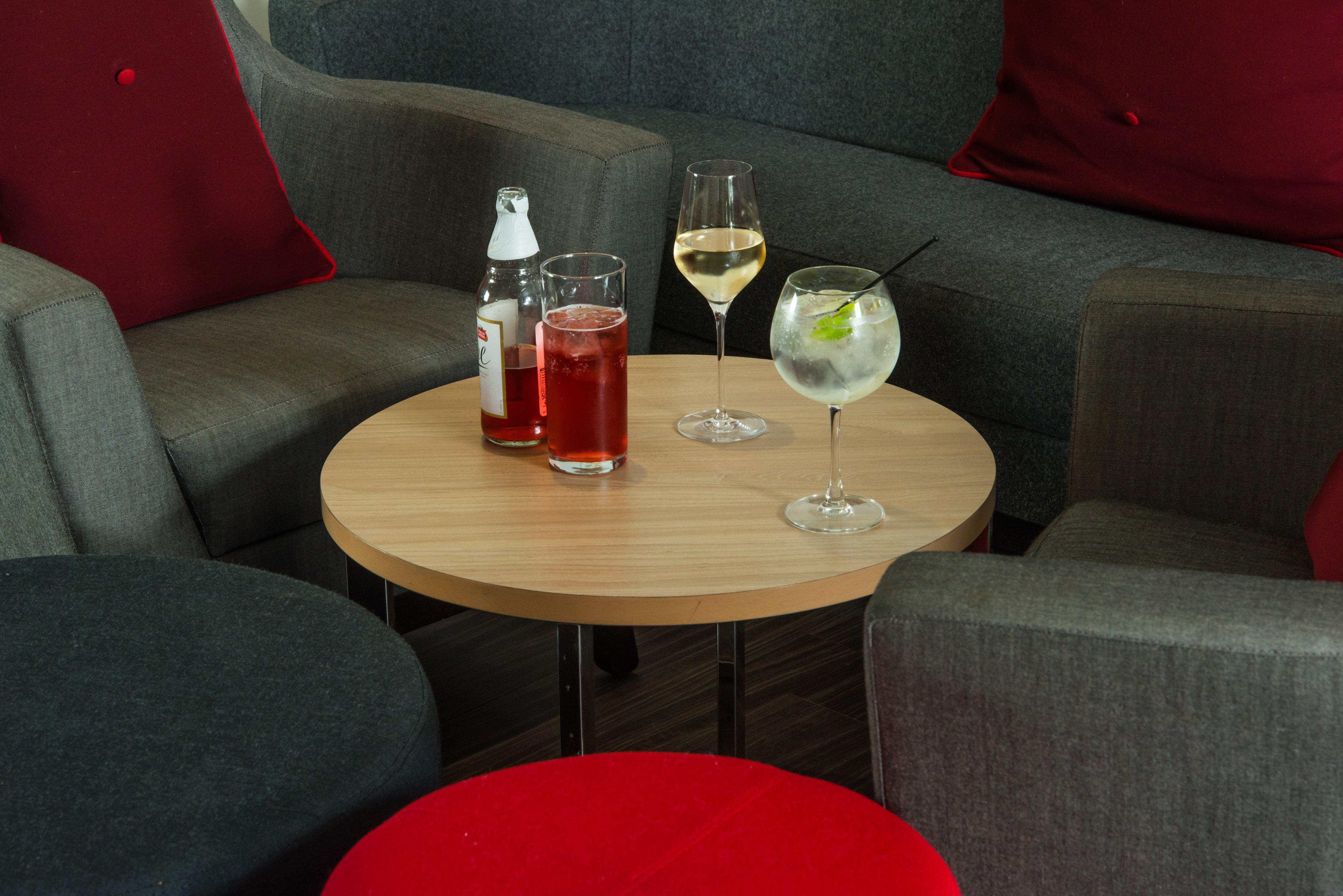 Holiday Inn Express Bath By Ihg Exterior foto