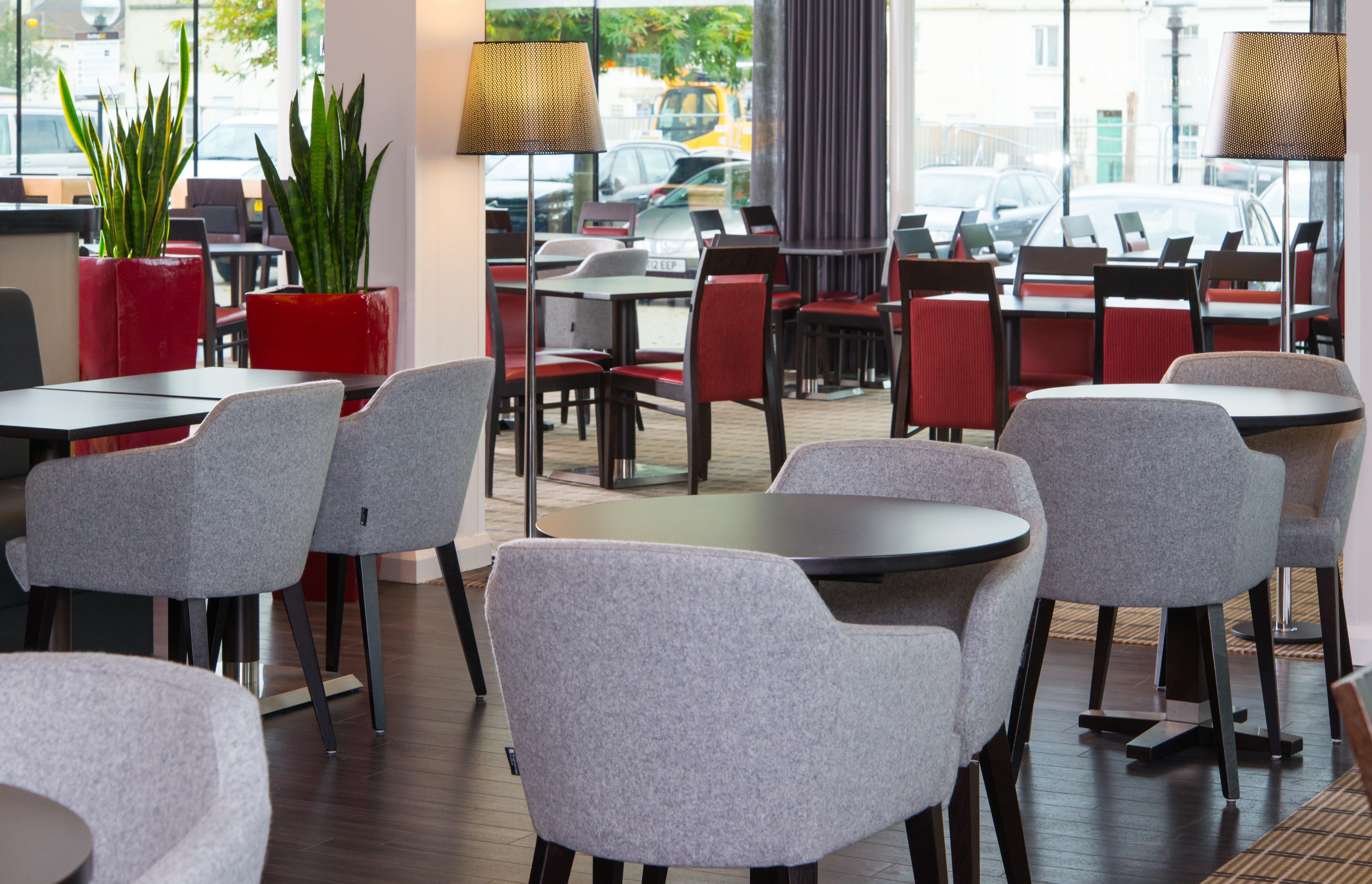 Holiday Inn Express Bath By Ihg Exterior foto