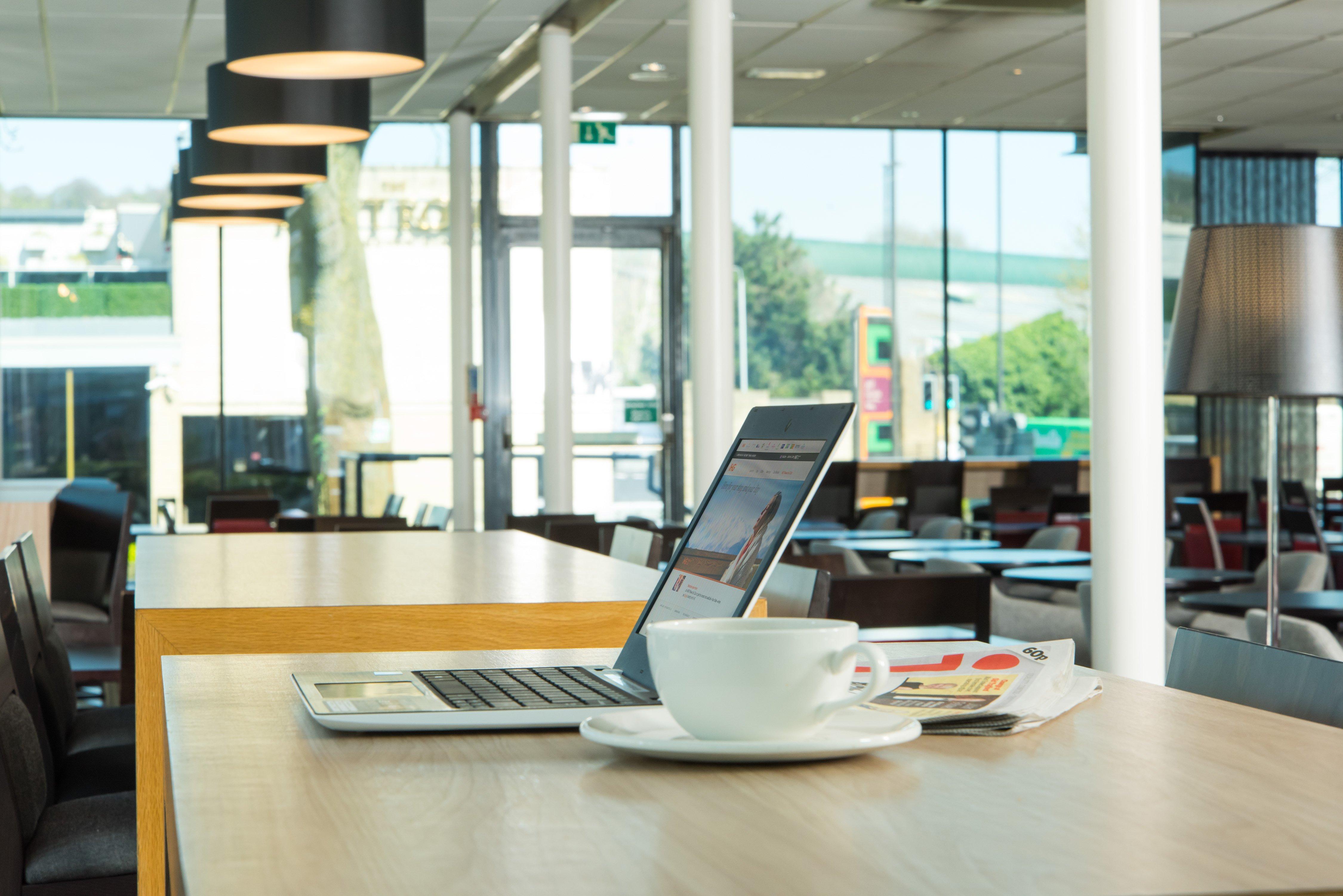 Holiday Inn Express Bath By Ihg Exterior foto