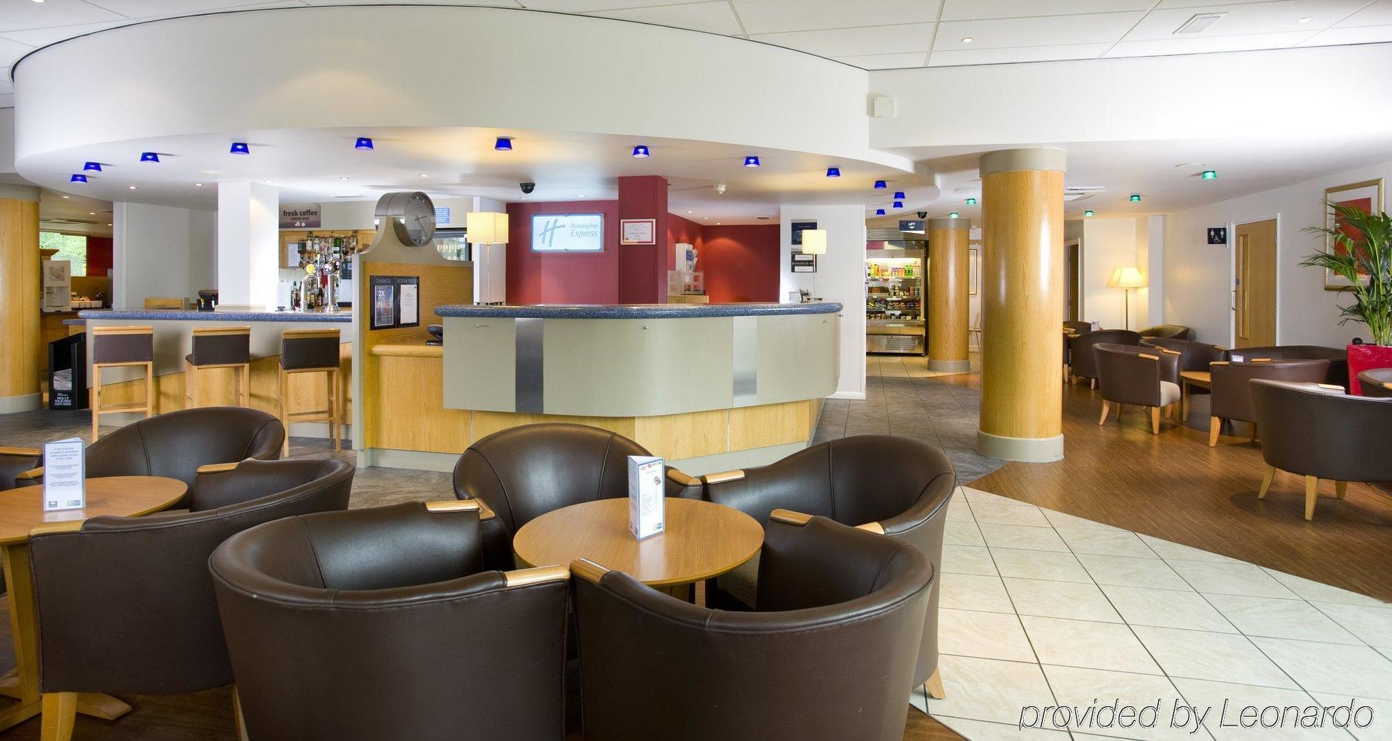 Holiday Inn Express Bath By Ihg Restaurante foto