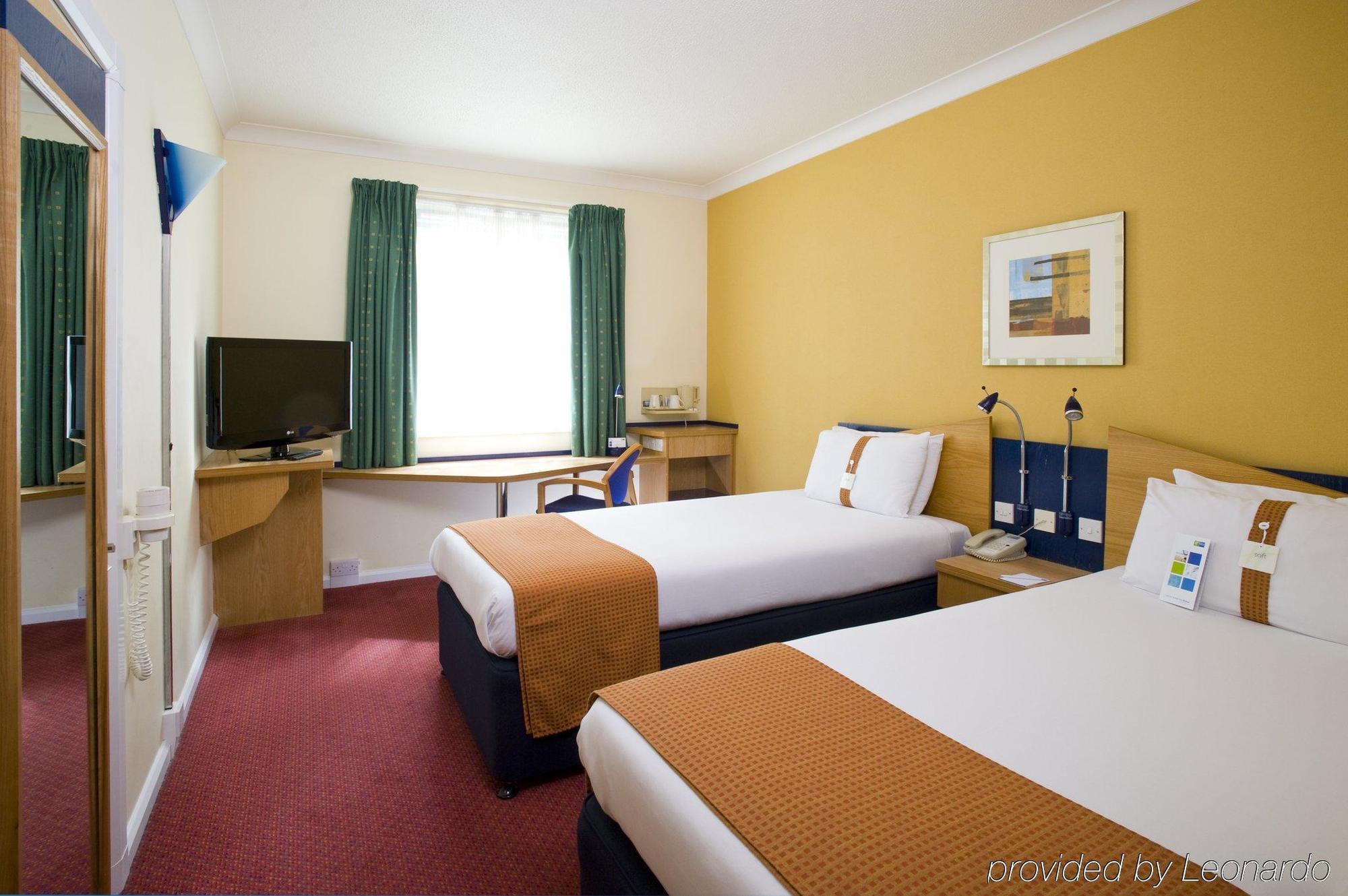 Holiday Inn Express Bath By Ihg Exterior foto