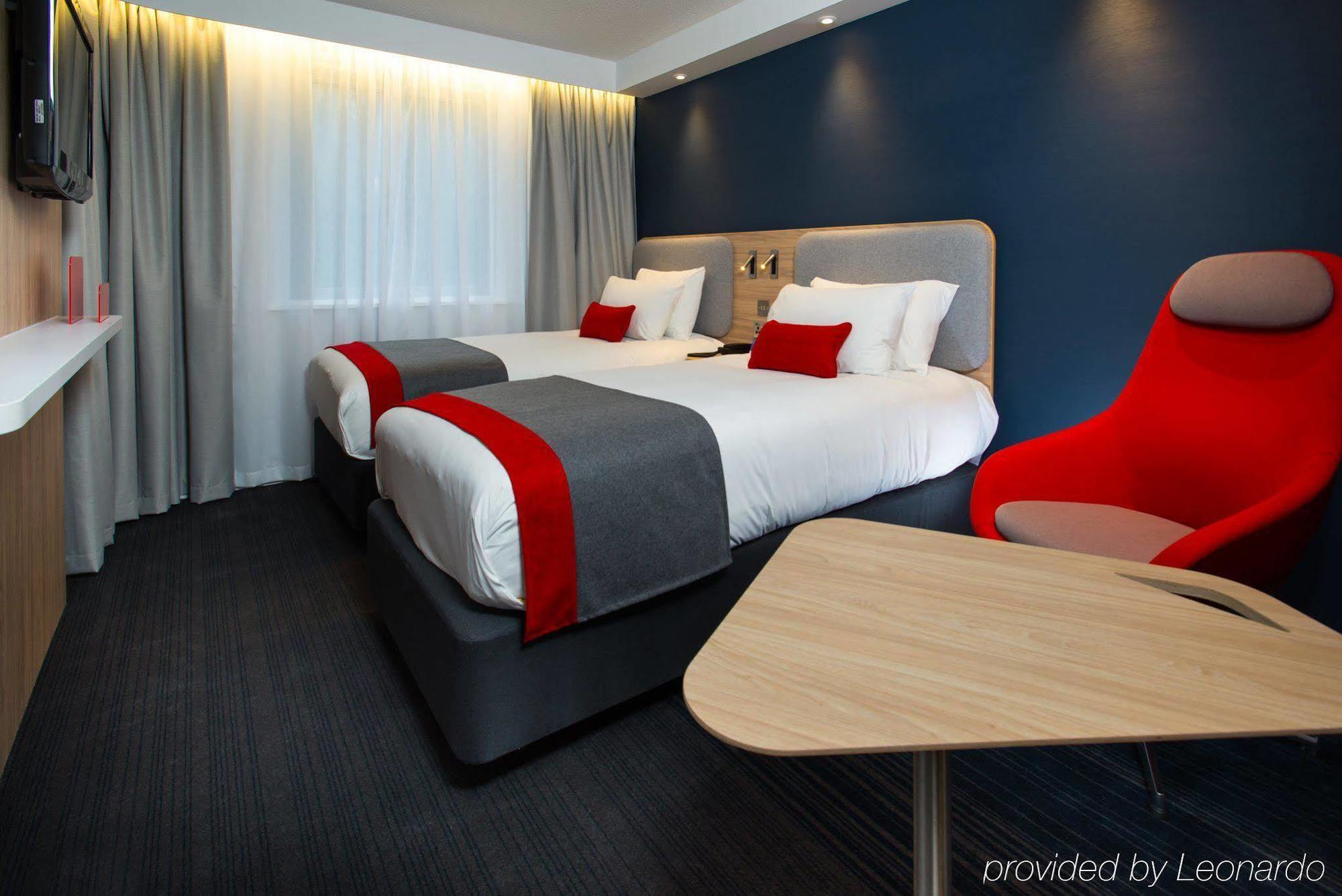 Holiday Inn Express Bath By Ihg Exterior foto